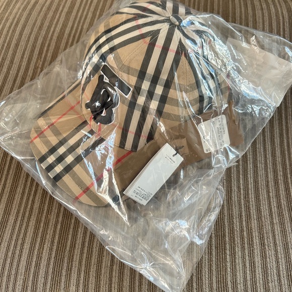 burberry TB check baseball cap - Picture 4 of 6